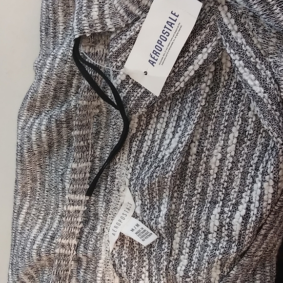 Aeropostale  Women's Style 3030 Long Sleeve Silver Striped Top, M - Picture 4 of 7